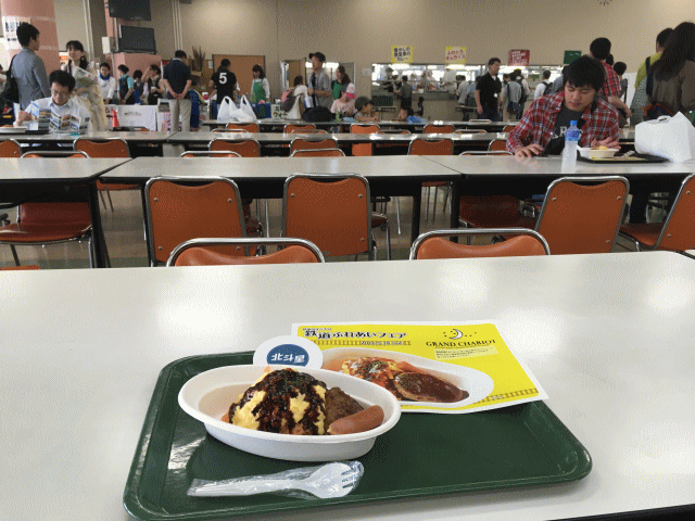 ふわとろオムライスと社員食堂の様子