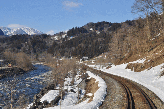 JR西日本区間、南小谷駅付近の車窓