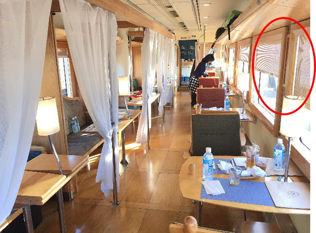 おれんじ食堂の車内の様子
