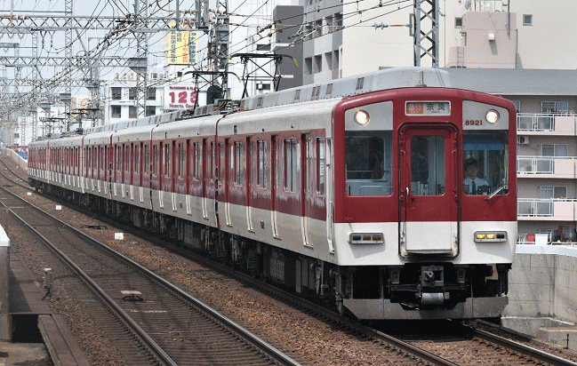 河内永和駅の難波方面ホーム端で撮影