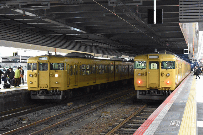 朝夕に活躍する山陽本線の115系