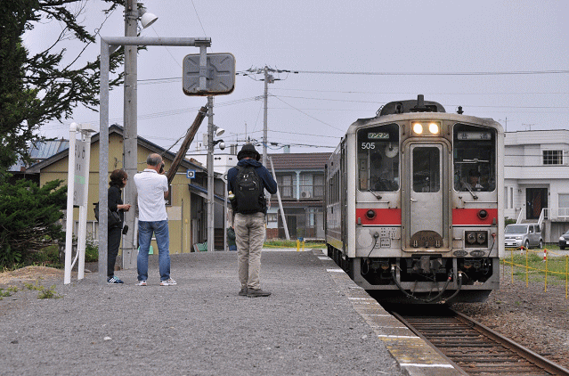 増毛駅とキハ54
