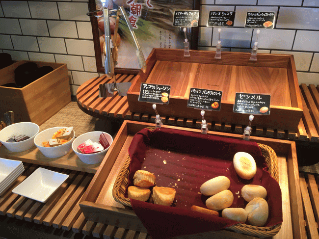 スーパーホテル鹿嶋の朝食バイキングのパン