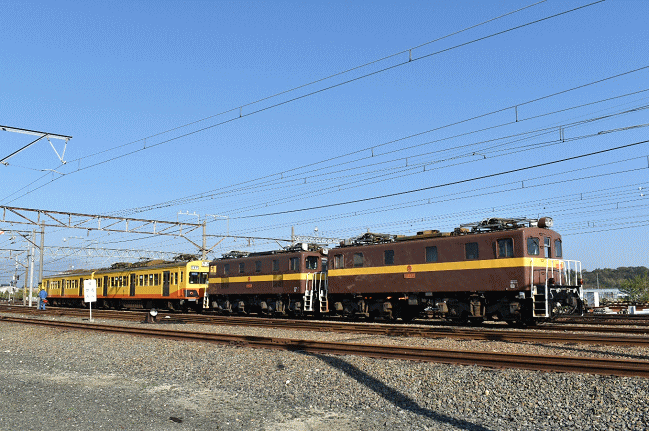 保々駅から眺める鉄道