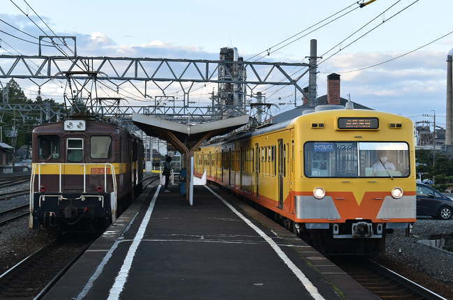 東藤原16:27発近鉄富田行