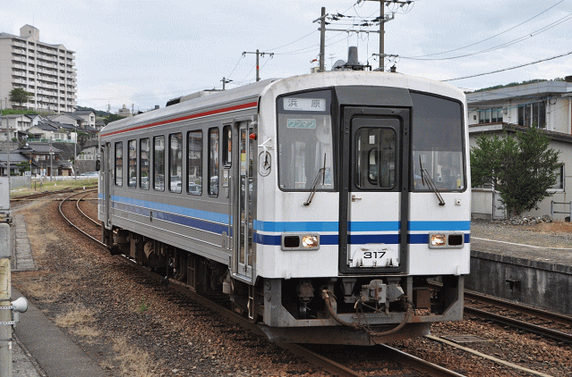 三江線直通の浜原行きが浜田駅に入線