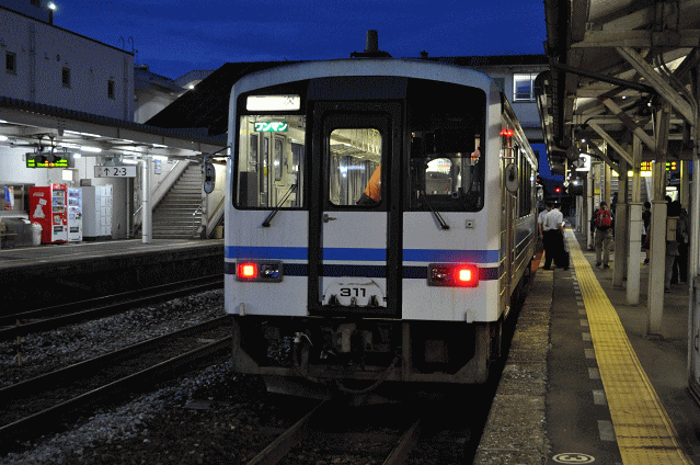 三次に到着した三江線のキハ120形気動車