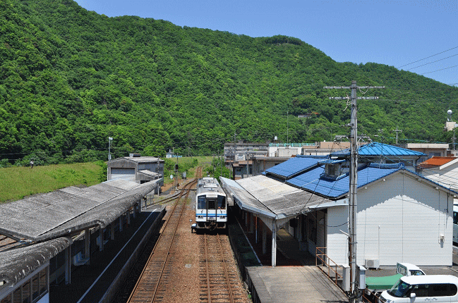 石見川本駅構内