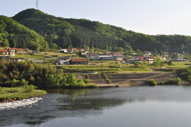 香淀駅～式敷駅間の式敷寄りの段丘にある門田集落