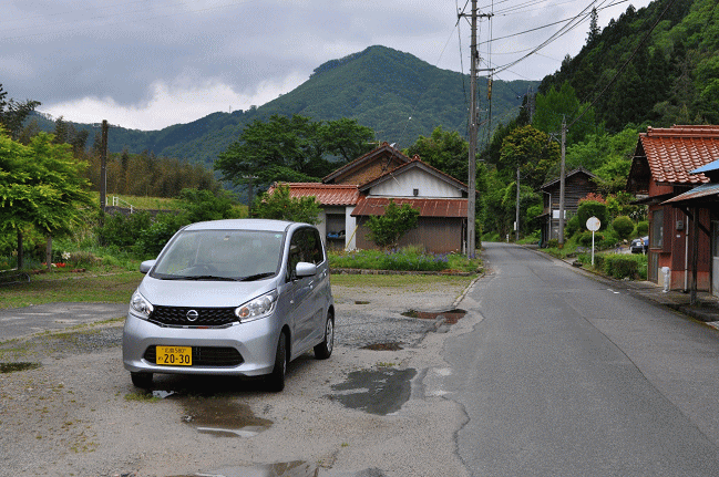 石見簗瀬駅前の様子