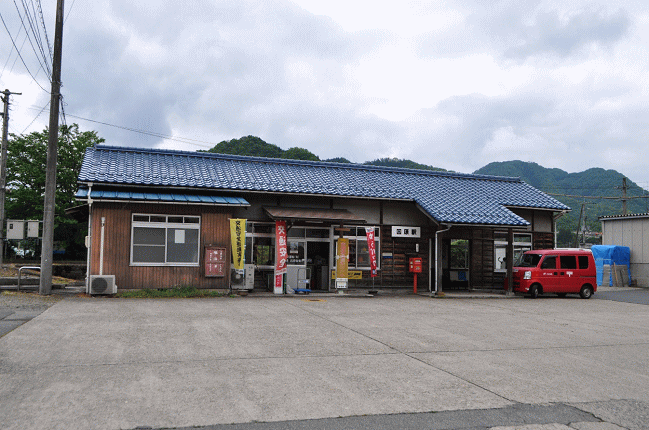 因原駅の駅舎