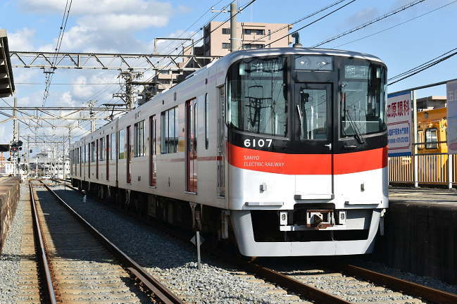 山陽天満駅で6000系を撮影