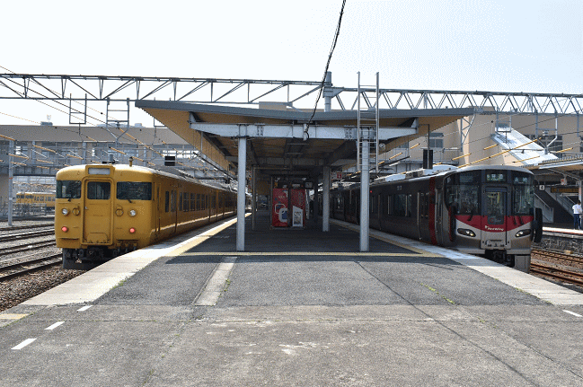 岩国で115系4両から227系3両への乗り換え