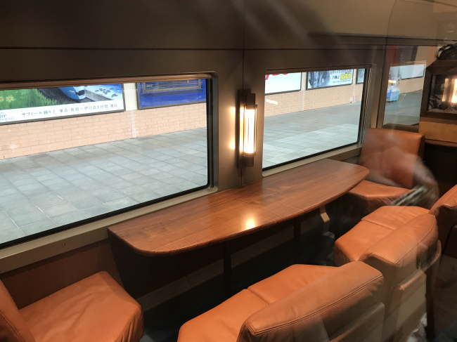 サフィール踊り子のカフェテリアの6人用個室