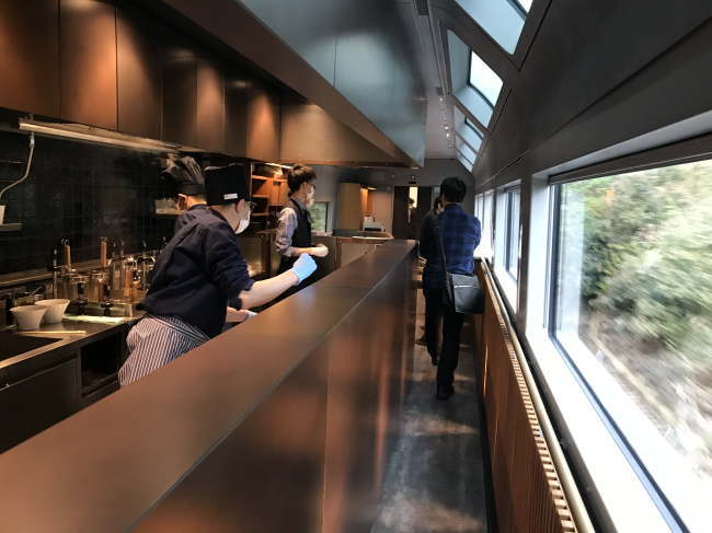 サフィール踊り子のカフェテリア