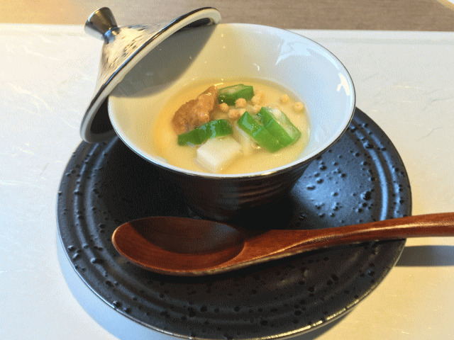 52席の至福ディナーコースのアミューズ、茶わん蒸し