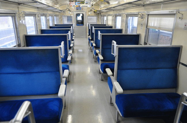 新夕張からガラガラになった石勝線の各駅停車の車内