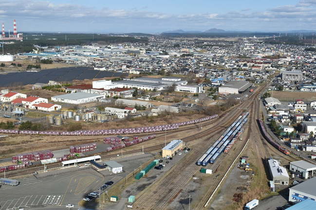 ポートタワーセリオンから見る秋田港駅