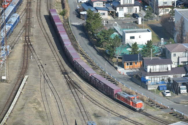 秋田港で発車待ちの向浜行第23列車