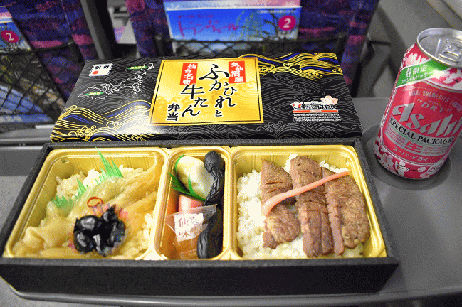 仙台駅弁「ふかひれと牛たん弁当」