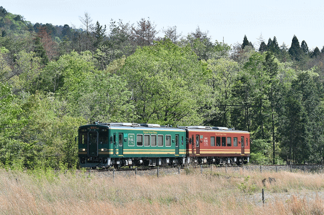 紫香楽宮跡駅付近から信楽高原鉄道を撮影