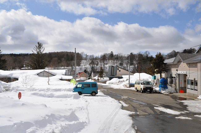 鹿ノ谷駅の駅前