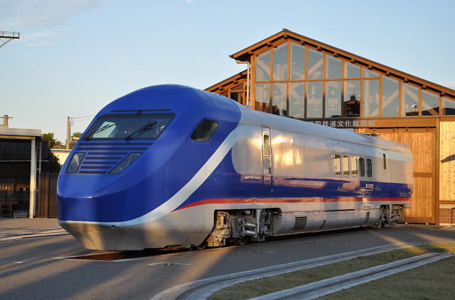 フリーゲージトレイン第２次試験車（四国鉄道文化館南館）