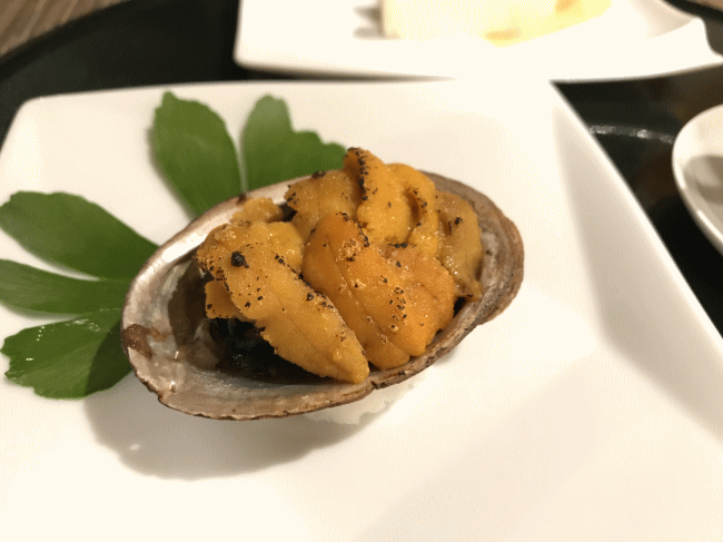 トコブシの酒蒸し雲丹炙り