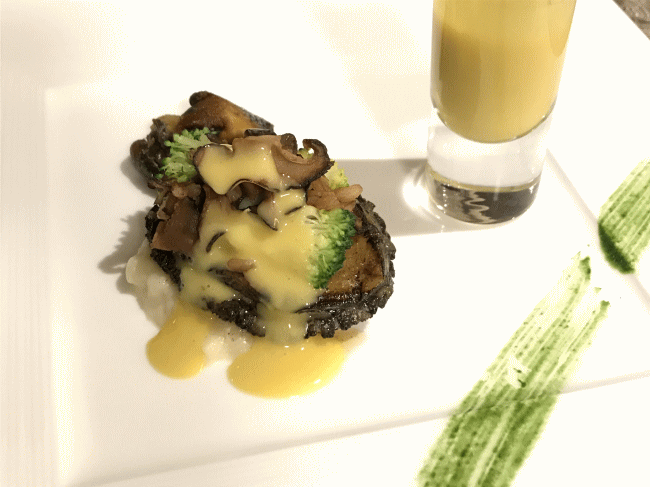 アワビのグリエ・セロリラブのヴルーテ・オイスターサフランソース・ファーロ麦を食感で
