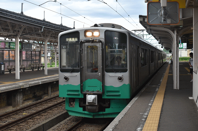 ＥＴ１２７系（高田駅にて）