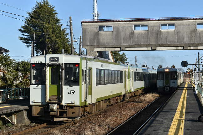 新関駅のキハ110系