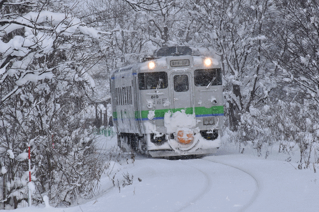 新十津川駅を発車した札沼線の列車
