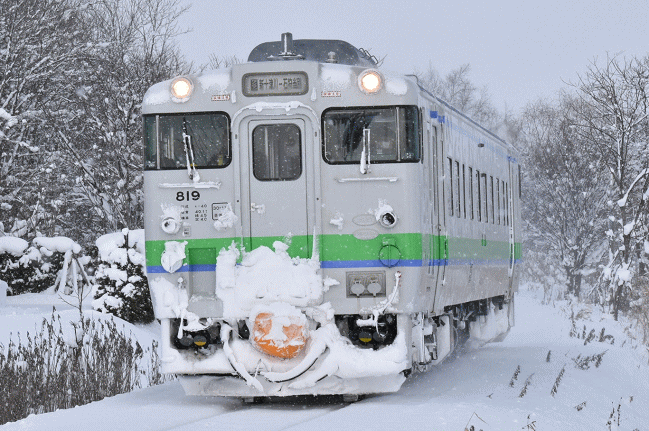 新十津川駅を発車した札沼線の列車