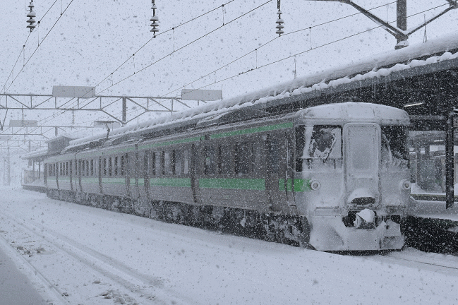 滝川発岩見沢行普通列車は721系