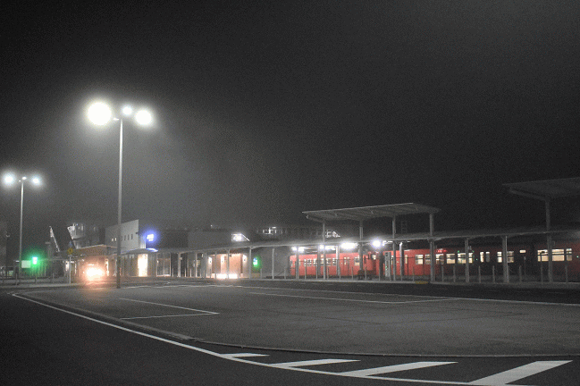 早朝の三次駅前広場