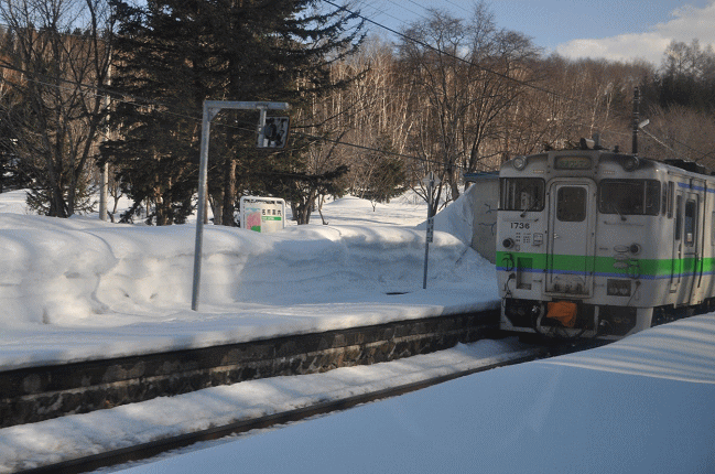 塩狩駅を通過