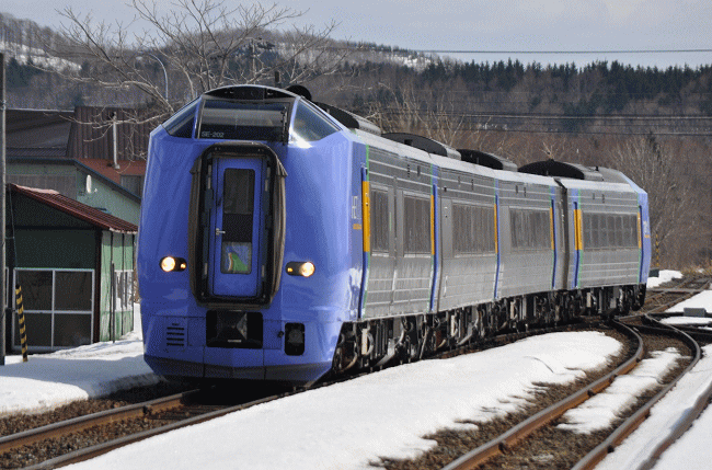特急「宗谷」が幌延駅に到着