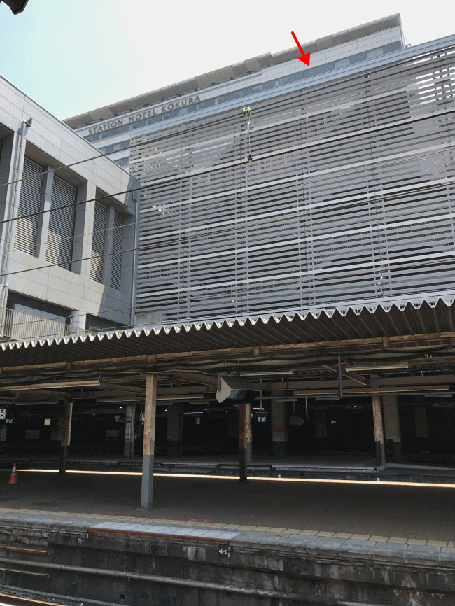 小倉駅から見たステーションホテル小倉の外観