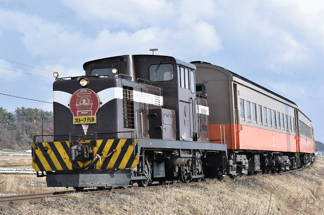 カーブを進むストーブ列車