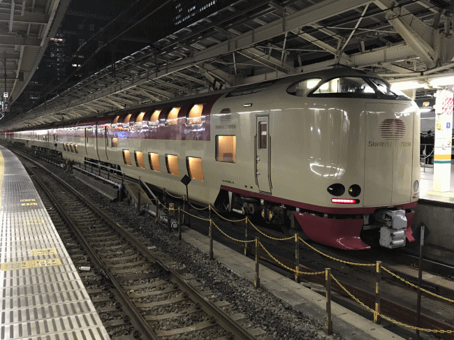 東京駅に21時35分に入線したサンライズ瀬戸