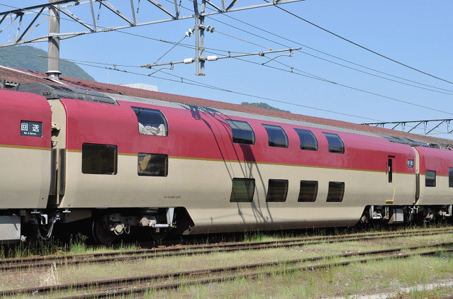 サハネ２８５－３００１（サンライズ瀬戸、琴平駅にて）