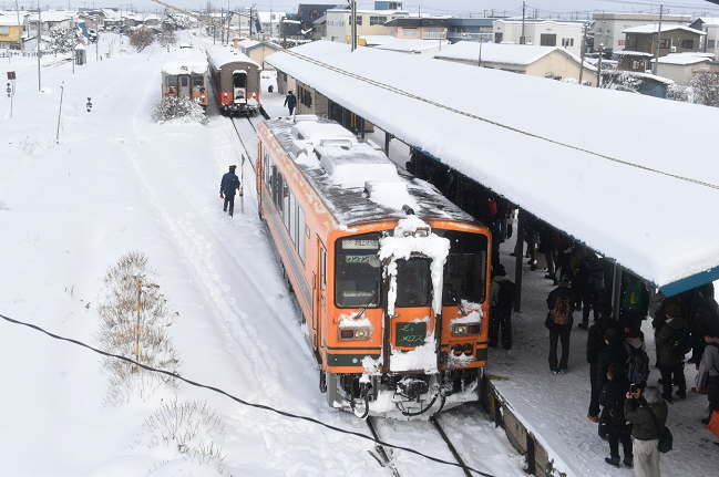 津軽五所川原駅での連結作業