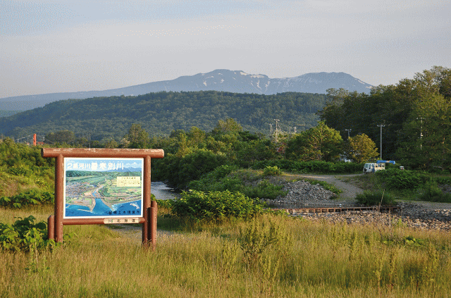 暑寒別岳を遠望
