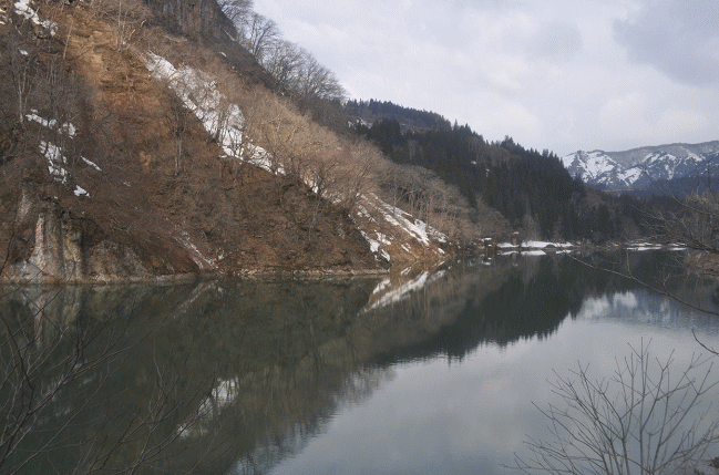 只見線の早戸駅からの車窓