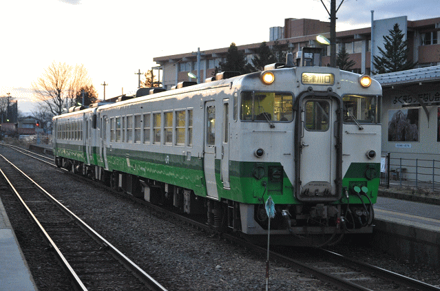 会津坂下駅に到着したキハ40