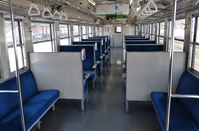 キハ47の国鉄の雰囲気濃厚な車内