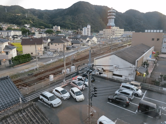 高梁国際ホテルから見た伯備線