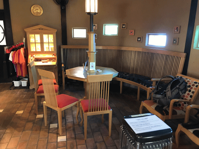 たまカフェの店内