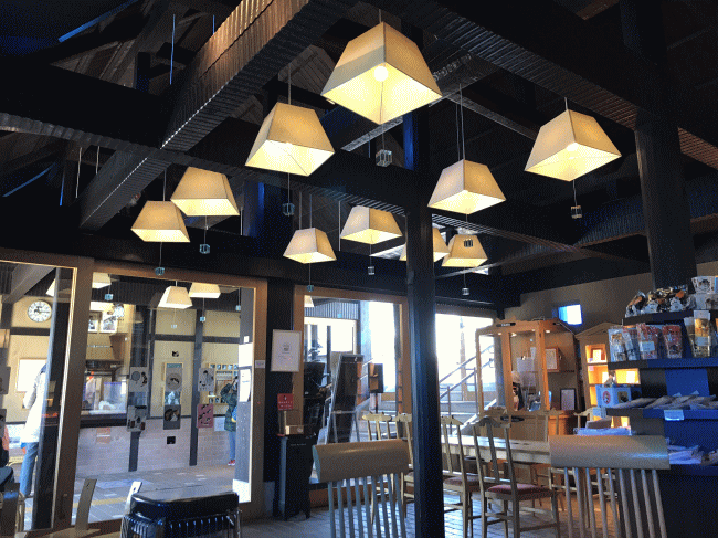 たまカフェの店内