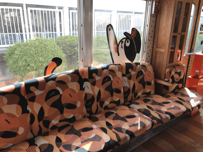 たま電車の内装